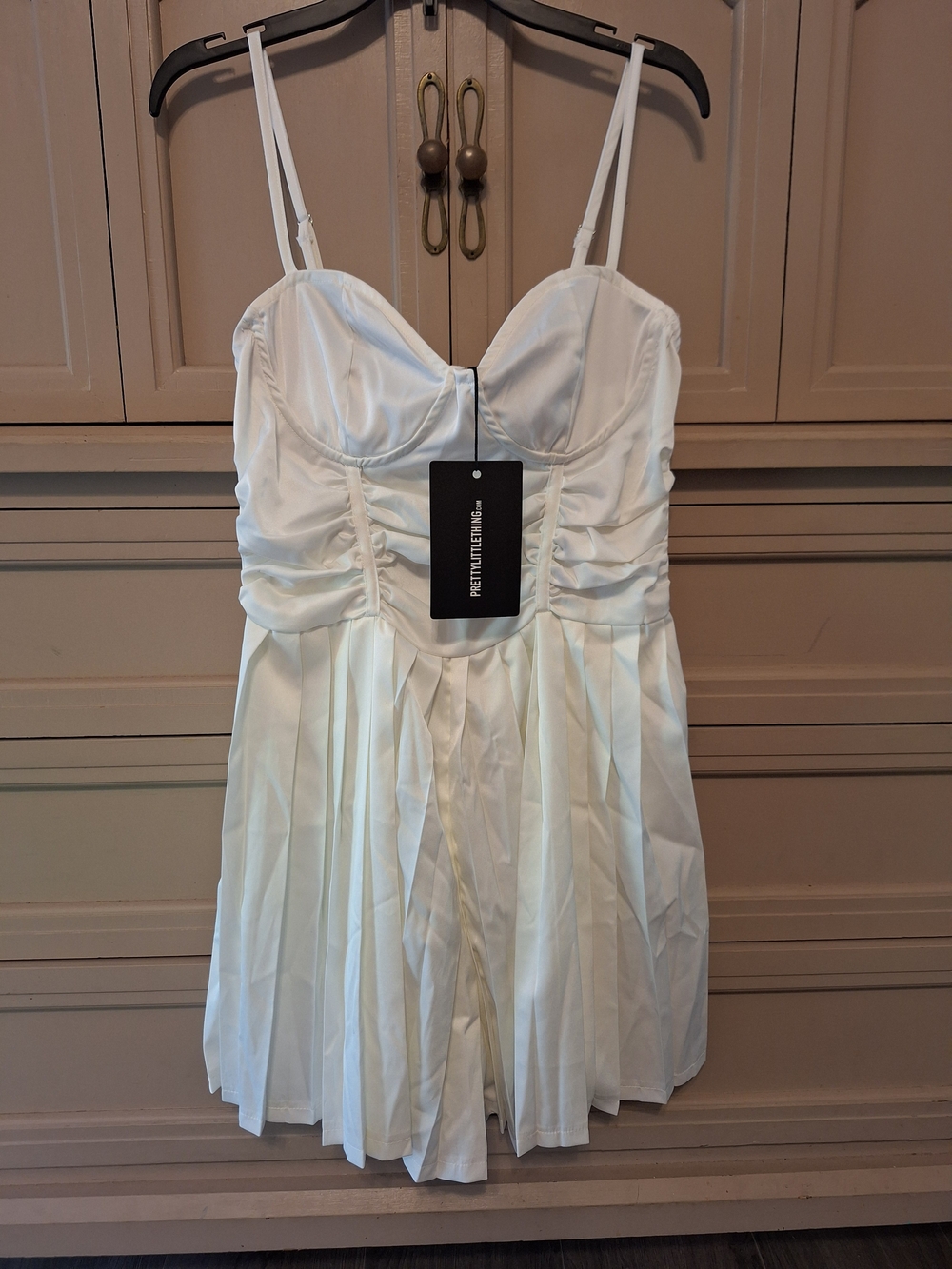 PrettyLittleThing White Pleated Bustier Mini Romper Size 4